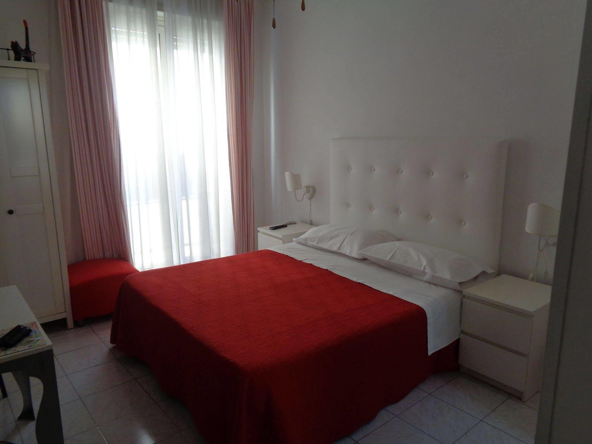 Interno 9 Hotel Рим Екстериор снимка